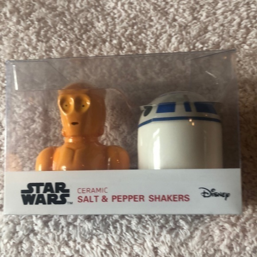Star Wars ceramic‎ salt and pepper shakers NIOB